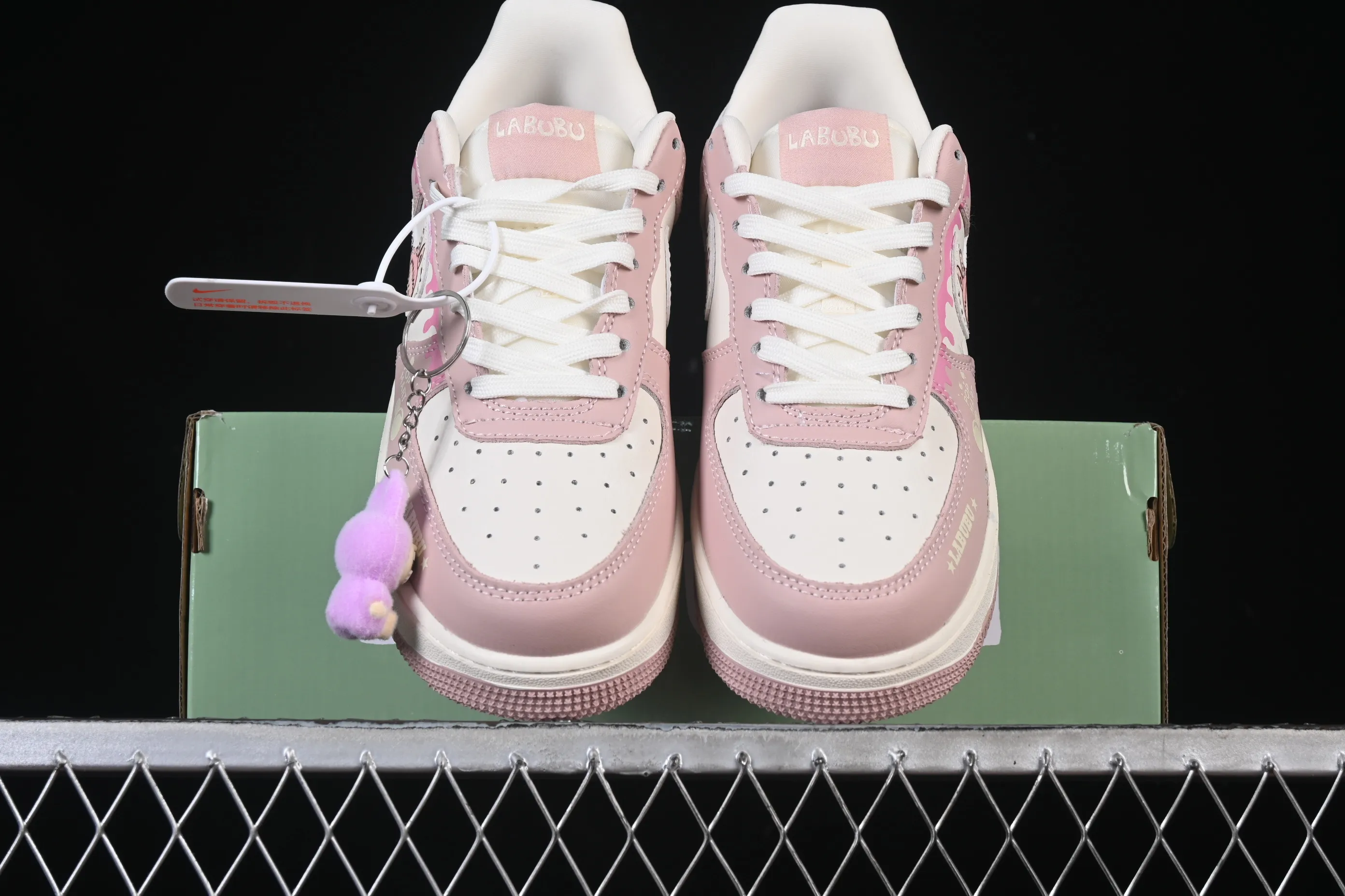 All categories Nk Air Force 1 Air Force series Nk Air Force 1 Low Air Force low-top Nike Air Force 1'07 Low "Virgo" Hand-painted graffiti twelve constellations series Virgo Air Force One low-top casual sneakers Constellation 823-922